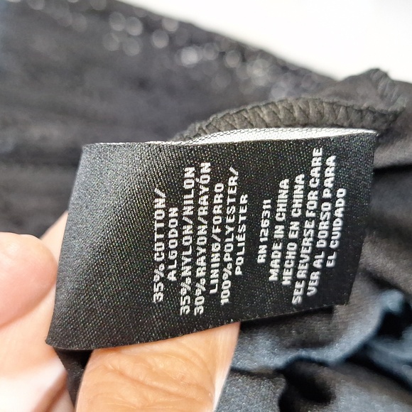 Ronni Nicole Black Lace Long Sleeve Shift Dress w/ Nude Body Lining Size 18 - Picture 9 of 9